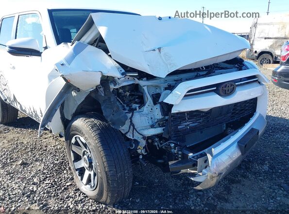 JTERU5JR1R6279986 2024 TOYOTA 4RUNNER Белый Вид спереди