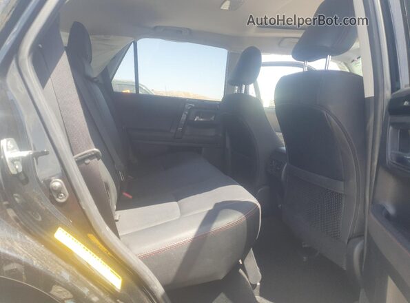 JTERU5JR5R6282776 2024 TOYOTA 4RUNNER Black Vista interior trasera