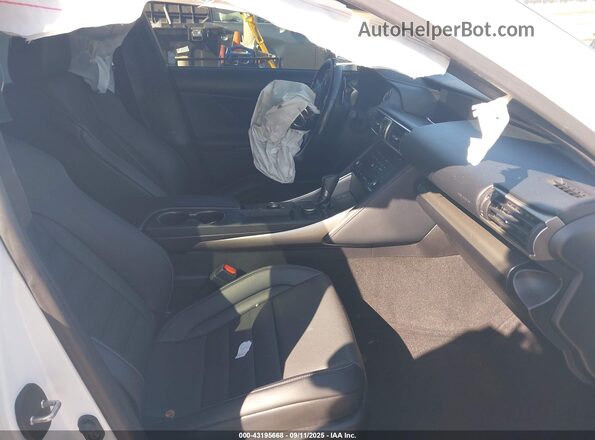 JTHBA1D26J5065199 2018 LEXUS IS White Widok wnętrza z przodu