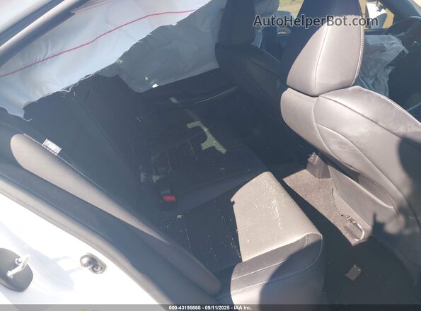JTHBA1D26J5065199 2018 LEXUS IS White Widok naklejki z numerem VIN