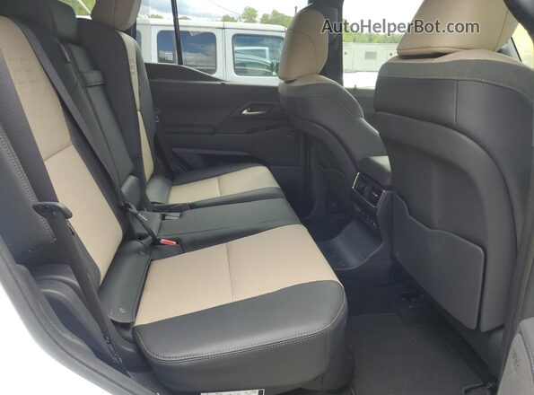 JTJTBCDX2R5005018 2024 LEXUS GX White უკანა სალონის ხედი