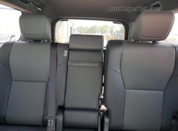 JTJTBCDX5R5012318 2024 LEXUS GX White Հետևի նստատեղերի տեսք