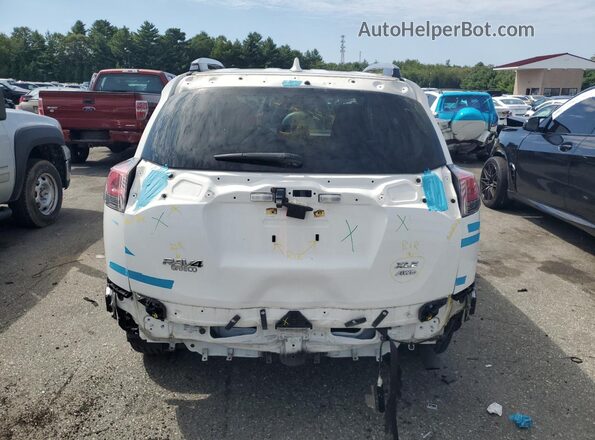 JTMRFREV8JJ188924 2018 TOYOTA RAV4 White Widok z tyłu