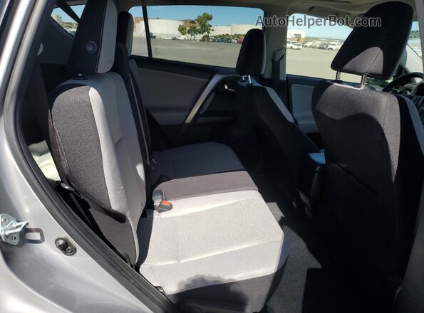 JTMRFREV8JJ258616 2018 TOYOTA RAV4 Gray Widok wnętrza z tyłu