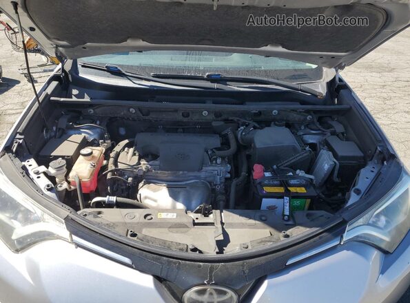 JTMRFREV8JJ258616 2018 TOYOTA RAV4 Gray Widok komory silnika