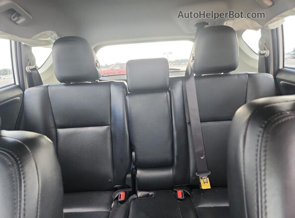 JTMWFREV7JJ187671 2018 TOYOTA RAV4 Белый Вид задних сидений