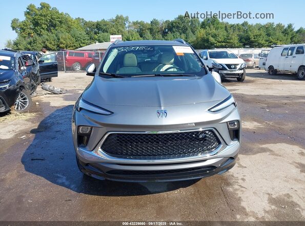 KL4AMESL2RB128751 2024 BUICK ENCORE Серый Вид задней части салона