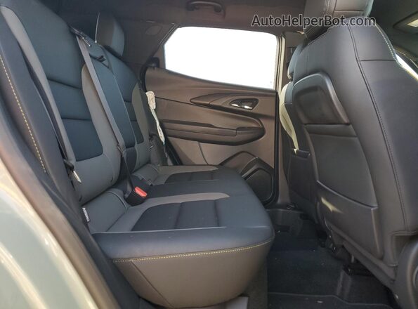 KL79MSSL2SB033309 2025 CHEVROLET TRAILBLAZER Green Rear interior view