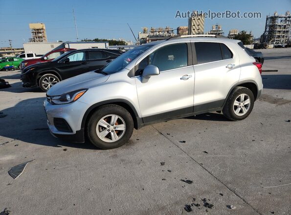 KL7CJLSB9JB676749 2018 CHEVROLET TRAX Gray Front left