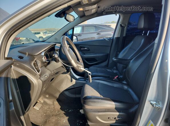 KL7CJLSB9JB676749 2018 CHEVROLET TRAX Gray Front interior view
