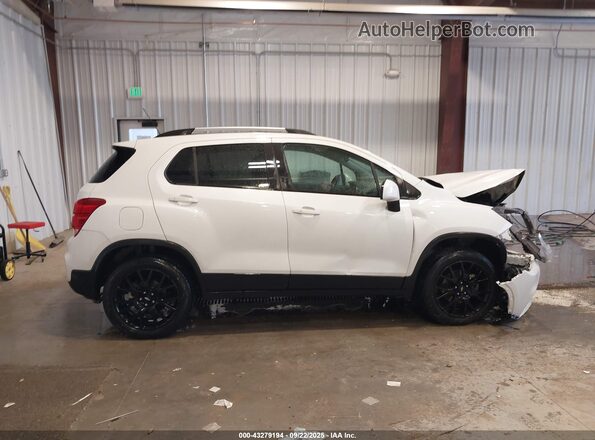 KL7CJPSM8MB370588 2021 CHEVROLET TRAX White Widok wnętrza 360 stopni