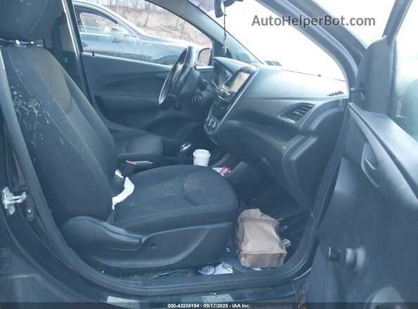 KL8CB6SA2JC474850 2018 CHEVROLET SPARK Черный Вид салона спереди