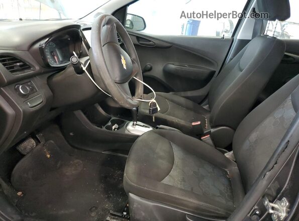 KL8CB6SA9JC476174 2018 CHEVROLET SPARK Gray Widok wnętrza z przodu