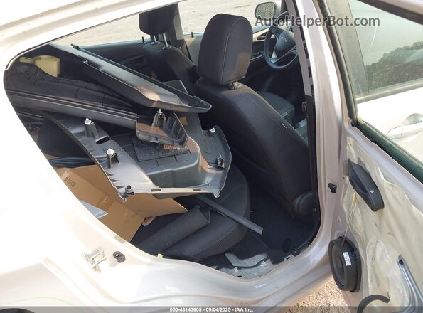 KL8CD6SA0JC441470 2018 CHEVROLET SPARK Silver VIN sticker view
