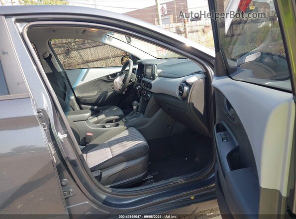 KM8K12AAXMU742263 2021 HYUNDAI KONA Серый Вид салона спереди