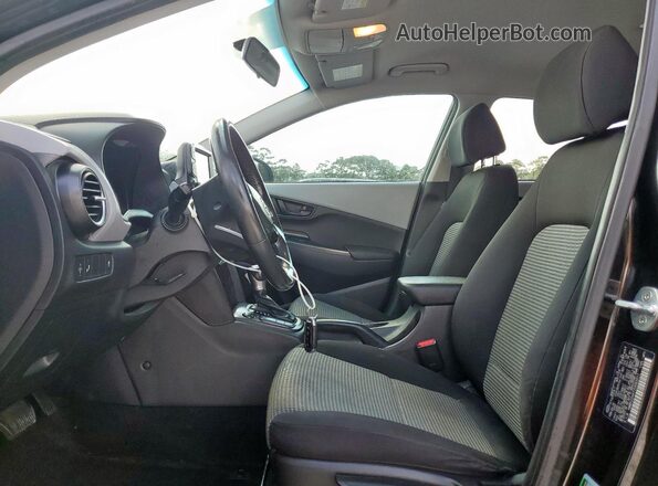 KM8K22AA7JU092011 2018 HYUNDAI KONA Black წინა სალონის ხედი
