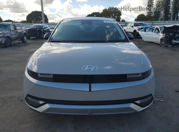 KM8KM4AE0PU178794 2023 HYUNDAI IONIQ Серебряный Вид спереди