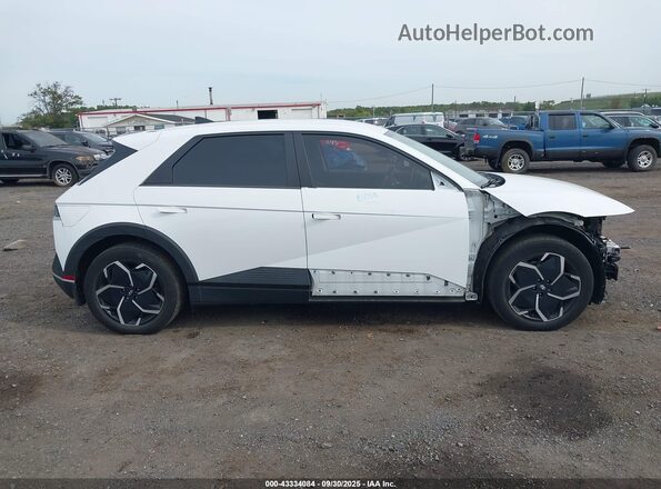KM8KMDAF3NU100225 2022 HYUNDAI IONIQ 5 White Widok wnętrza z tyłu
