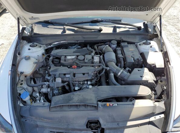 KMHL44J28NA211940 2022 HYUNDAI SONATA White Widok wnętrza z tyłu