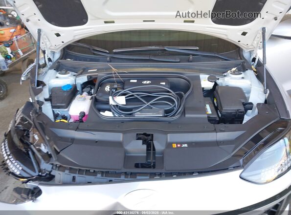 KMHM34AA4SA090947 2025 HYUNDAI IONIQ 6 Серебряный Вид сзади