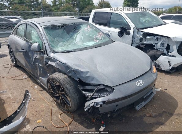 KMHM54AA9PA021995 2023 HYUNDAI IONIQ 6 Gray Widok z przodu