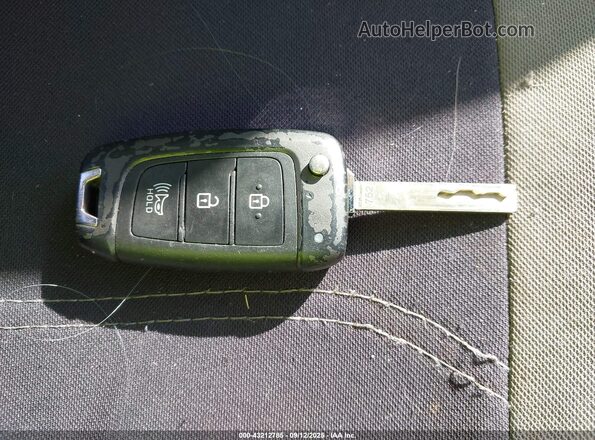 KMHRB8A32MU065841 2021 HYUNDAI VENUE Серебряный Вид панели приборов