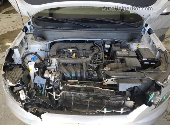 KMHRC8A32SU372632 2025 HYUNDAI VENUE Silver უკანა სალონის ხედი