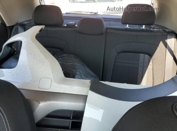 KMHRC8A34RU309462 2024 HYUNDAI VENUE Серебряный Вид задних сидений