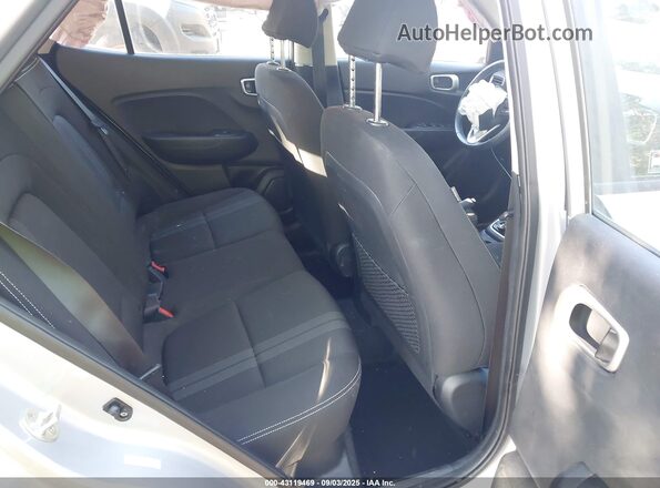 KMHRC8A35LU023210 2020 HYUNDAI VENUE Silver Vista de la etiqueta del VIN