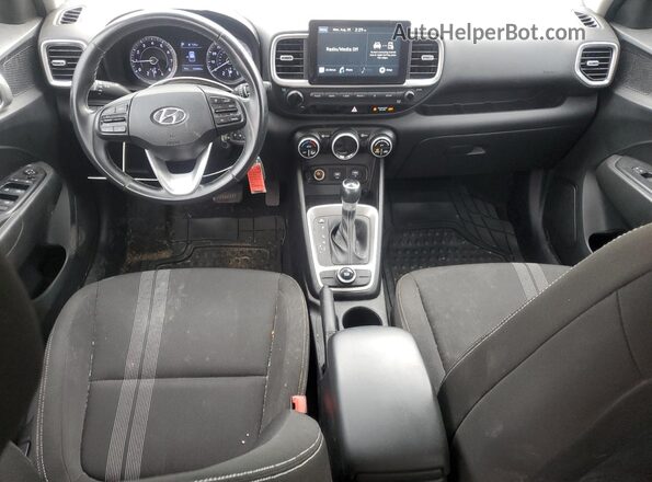 KMHRC8A35MU100479 2021 HYUNDAI VENUE Серый Вид панели приборов