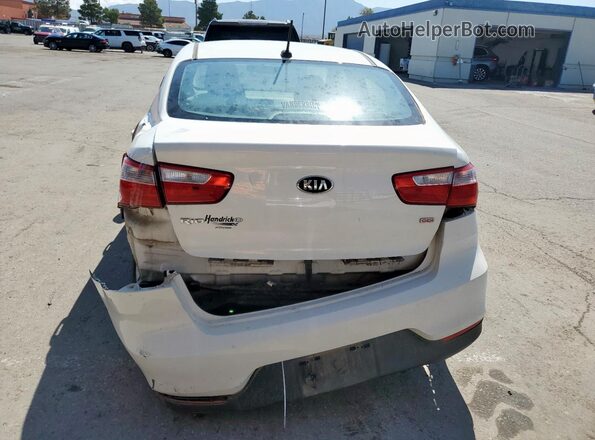 KNADM4A38H6020699 2017 KIA RIO Белый Вид сзади
