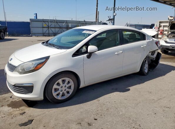 KNADM4A38H6020699 2017 KIA RIO Белый Передняя левая четверть
