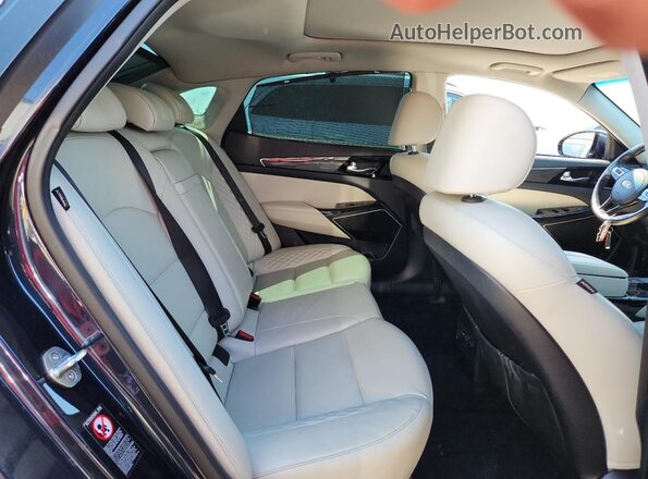 KNALC4J17H5060730 2017 KIA CADENZA Blue Rear seats view