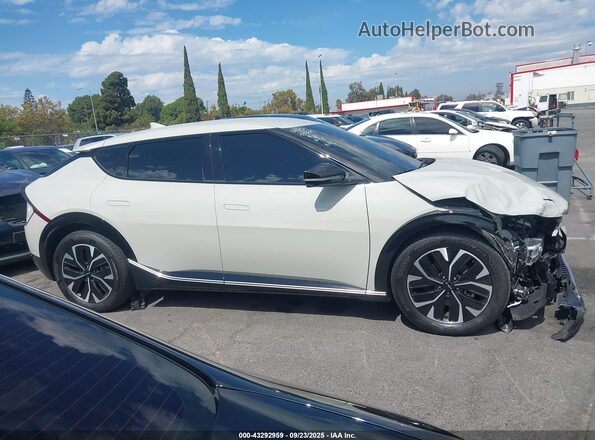 KNDC34LA5R5622898 2024 KIA EV6 Кремовый Вид задней части салона