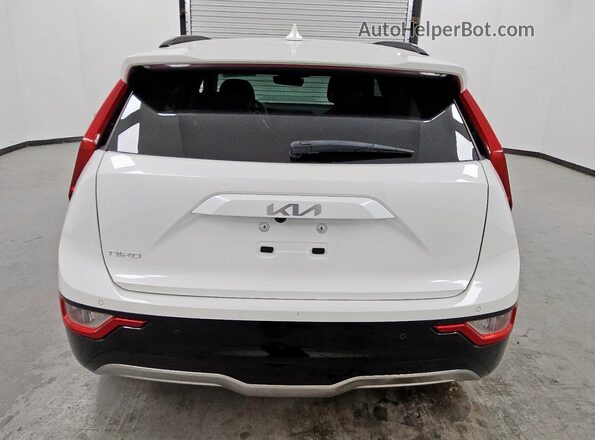 KNDCR3L16R5091543 2024 KIA NIRO Белый Вид сзади