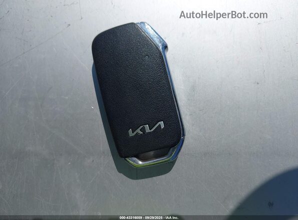 KNDCR3LE6P5082969 2023 KIA NIRO Серый Вид панели приборов