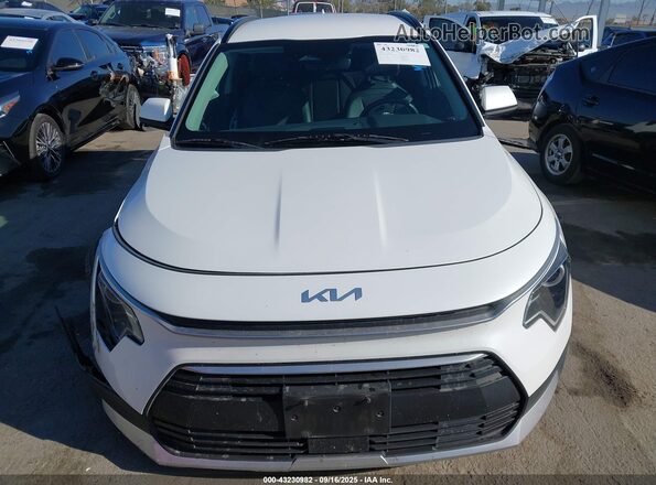 KNDCS3LF9P5055780 2023 KIA NIRO PLUG-IN HYBRID White Vista del cuadro de instrumentos