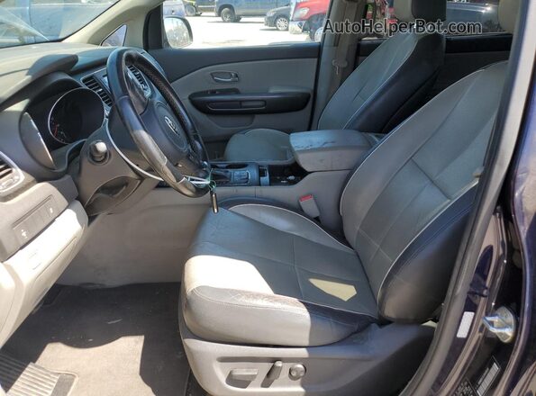 KNDMB5C12J6408401 2018 KIA SEDONA Синий Вид салона спереди