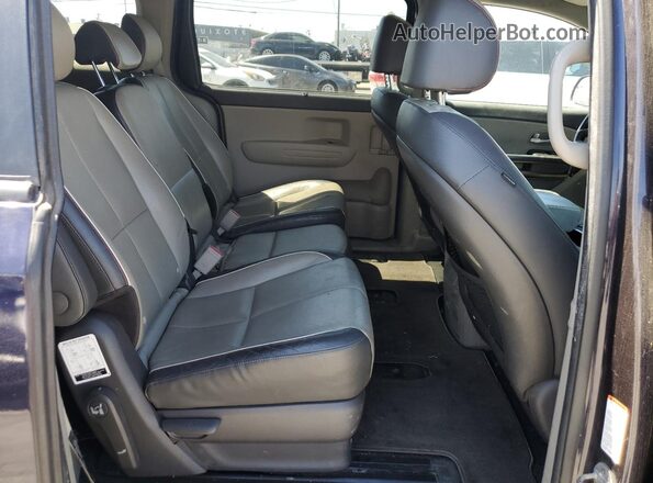 KNDMB5C12J6408401 2018 KIA SEDONA Синий Вид задней части салона