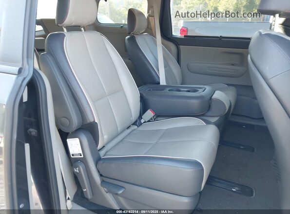 KNDMB5C15H6333090 2017 KIA SEDONA Black Widok naklejki z numerem VIN