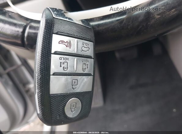 KNDMB5C19L6591623 2020 KIA SEDONA Silver წინა პანელის ხედი