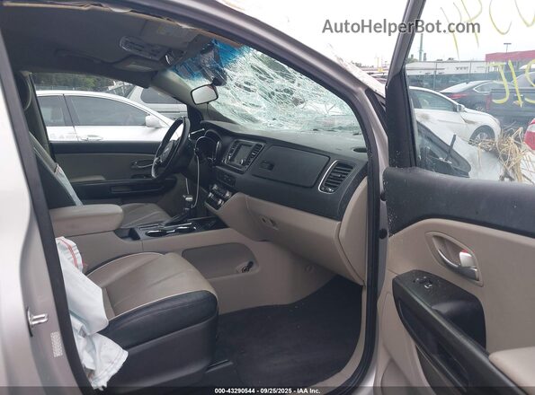 KNDMB5C19L6591623 2020 KIA SEDONA Silver წინა სალონის ხედი