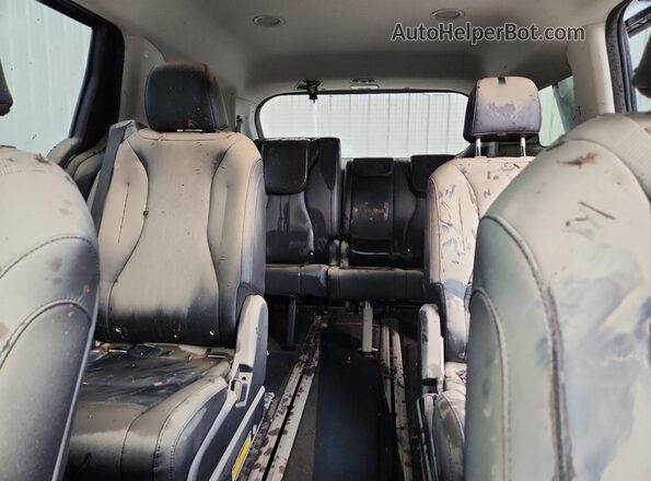 KNDNB4H36P6250713 2023 KIA CARNIVAL Черный Вид задних сидений