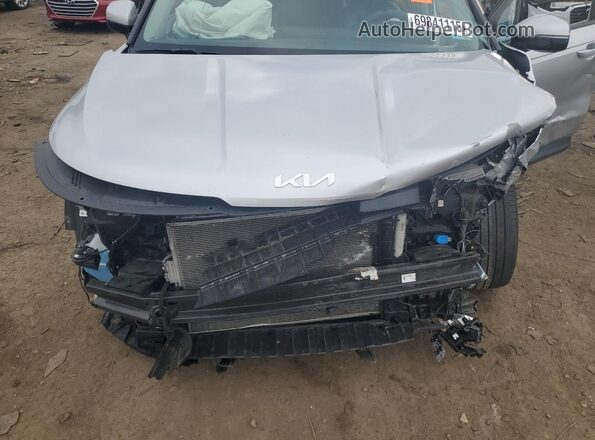KNDNB4H36P6255362 2023 KIA CARNIVAL Silver Vista del compartimento del motor