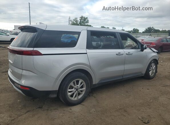 KNDNB4H36P6255362 2023 KIA CARNIVAL Silver Trasero derecho