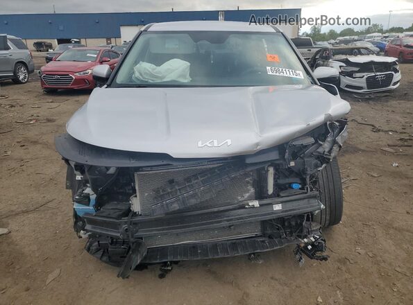 KNDNB4H36P6255362 2023 KIA CARNIVAL Silver Vista frontal