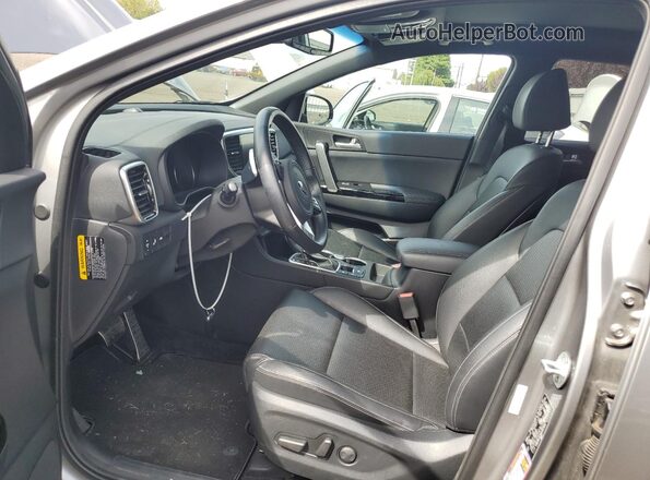 KNDP6CAC8M7917840 2021 KIA SPORTAGE Серебряный Вид салона спереди