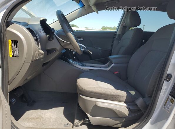 KNDPB3AC8G7805653 2016 KIA SPORTAGE Серебряный Вид салона спереди