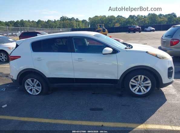 KNDPM3AC8J7450632 2018 KIA SPORTAGE White Rear interior view