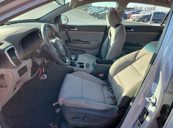 KNDPM3ACXJ7420595 2018 KIA SPORTAGE Silver Вид салону спереду